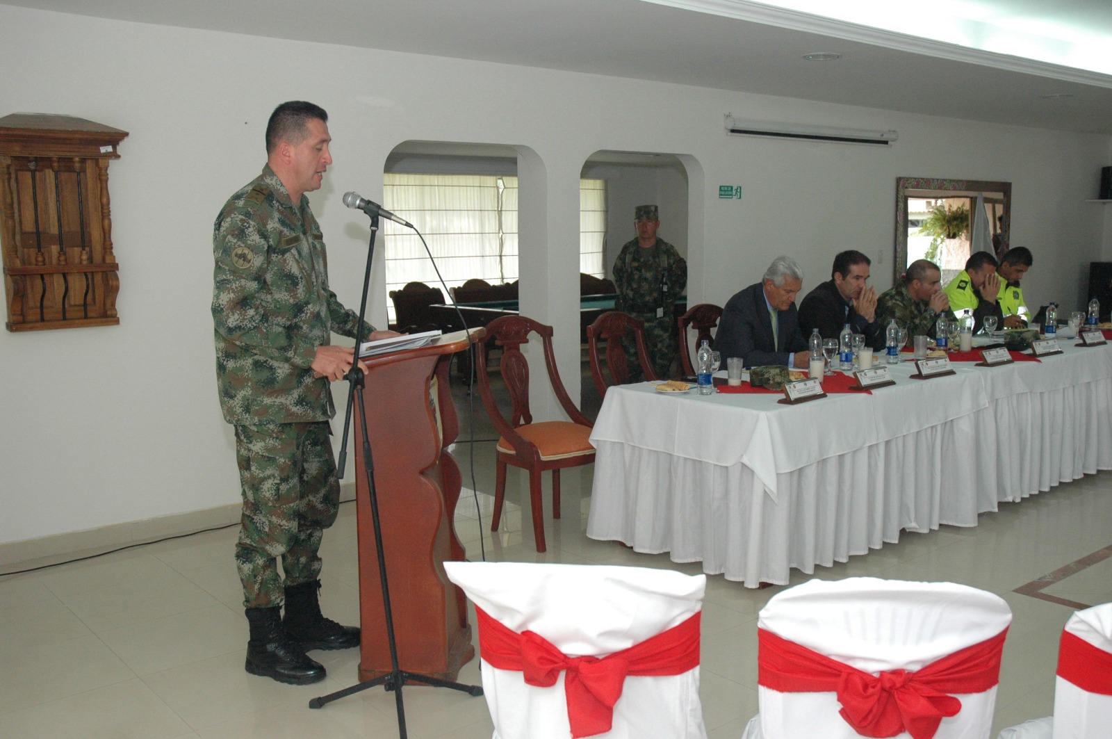 Intervención del coronel Pedro Nel Buitrago Avella ante autoridades civiles, militares y de policía en un consejo de seguridad