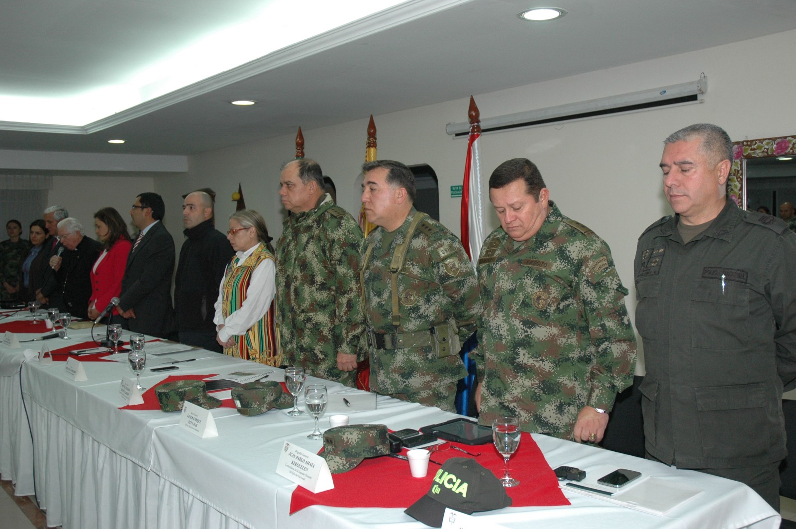 Reunión interinstitucional de seguridad con participación de autoridades civiles, militares y de policía
